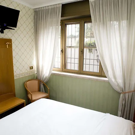 فندق Kolping Casa Domitilla 3*