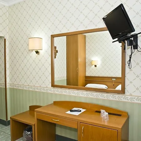 מלון Kolping Casa Domitilla 3*