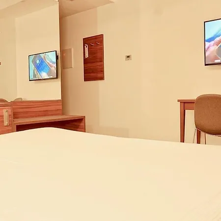 호텔 Kolping Casa Domitilla 3*