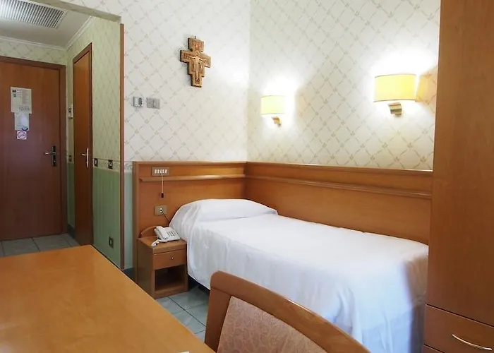 Kolping Casa Domitilla 3* Řím